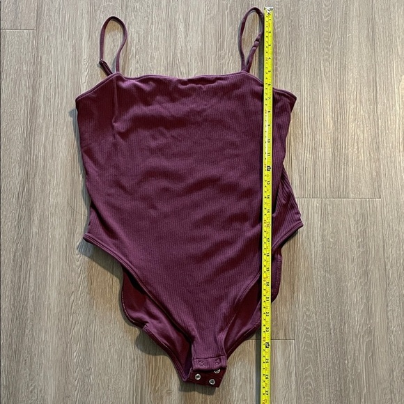 Old Navy Women Burgundy Ribbed Spaghetti Strap Bodysuit Large Contemporary - Picture 7 of 8